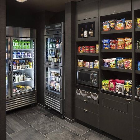 Courtyard By Marriott Seattle Northgate Hotel Bagian luar foto