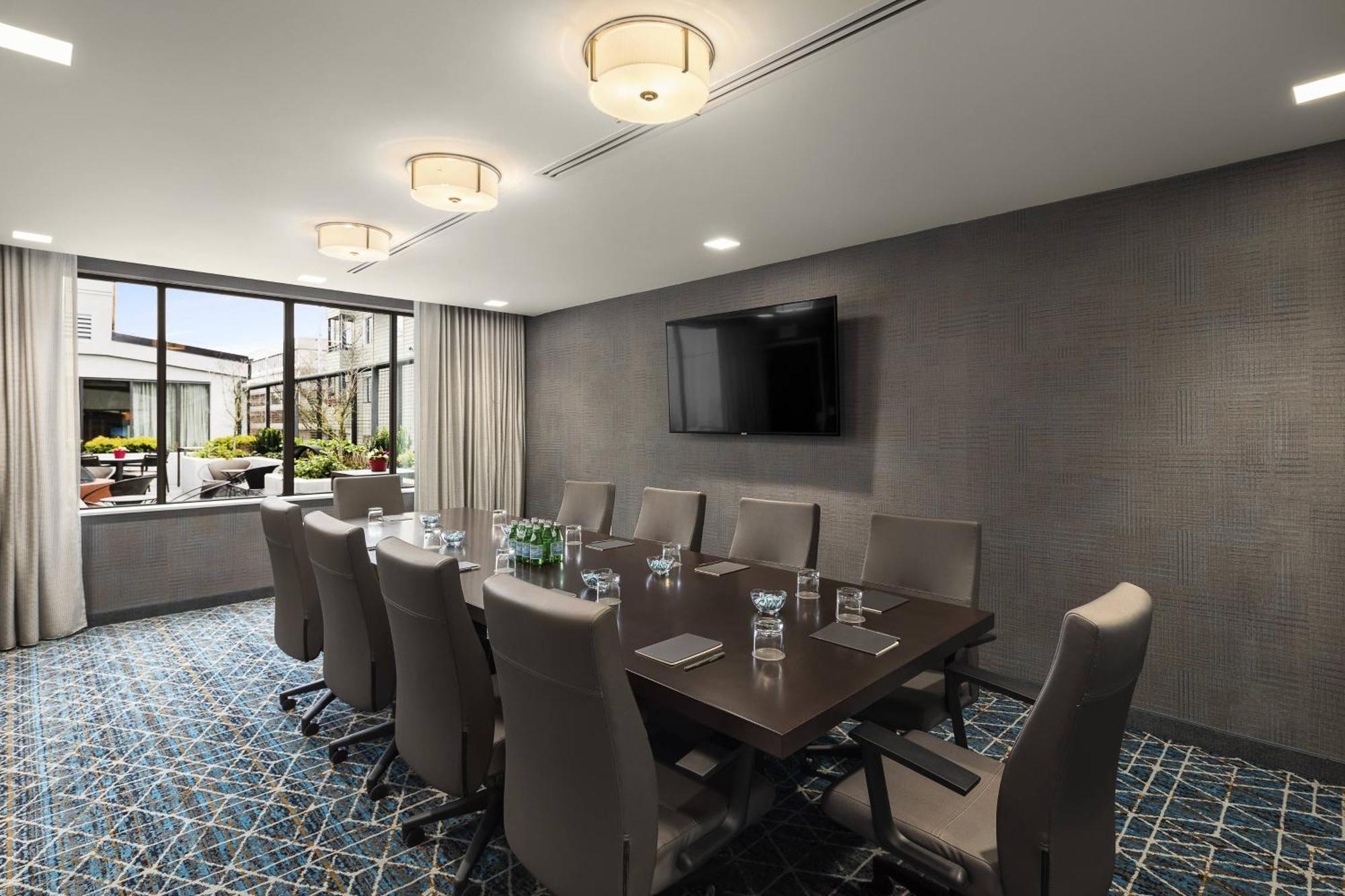 Courtyard By Marriott Seattle Northgate Hotel Bagian luar foto
