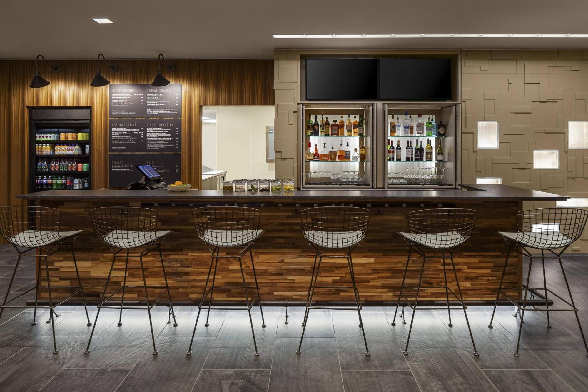 Courtyard By Marriott Seattle Northgate Hotel Bagian luar foto