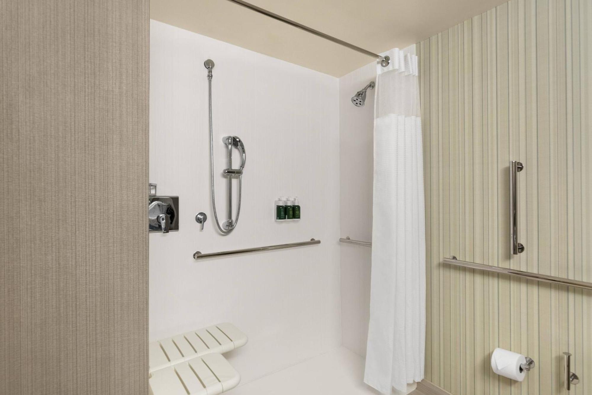 Courtyard By Marriott Seattle Northgate Hotel Bagian luar foto