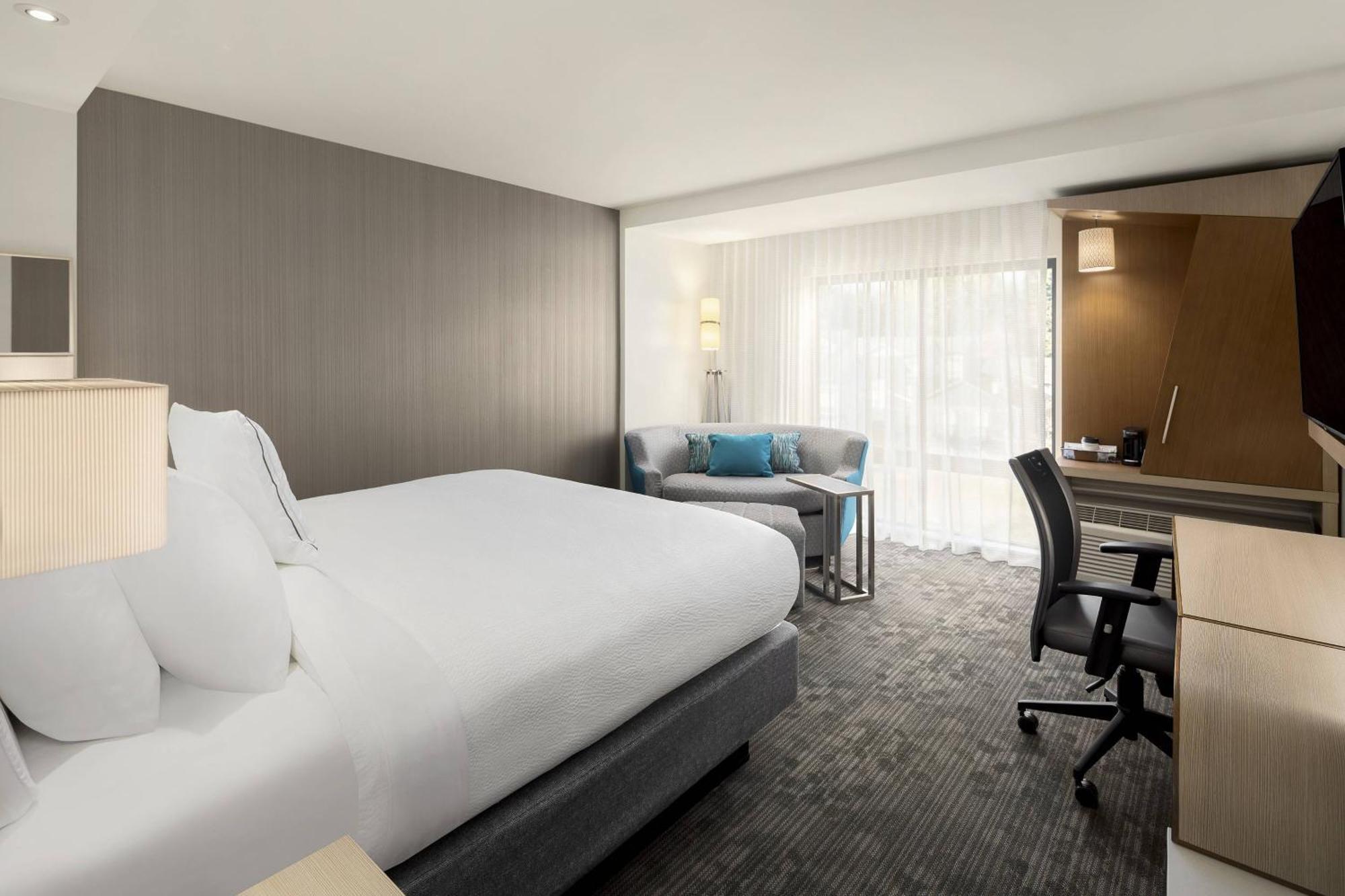 Courtyard By Marriott Seattle Northgate Hotel Bagian luar foto