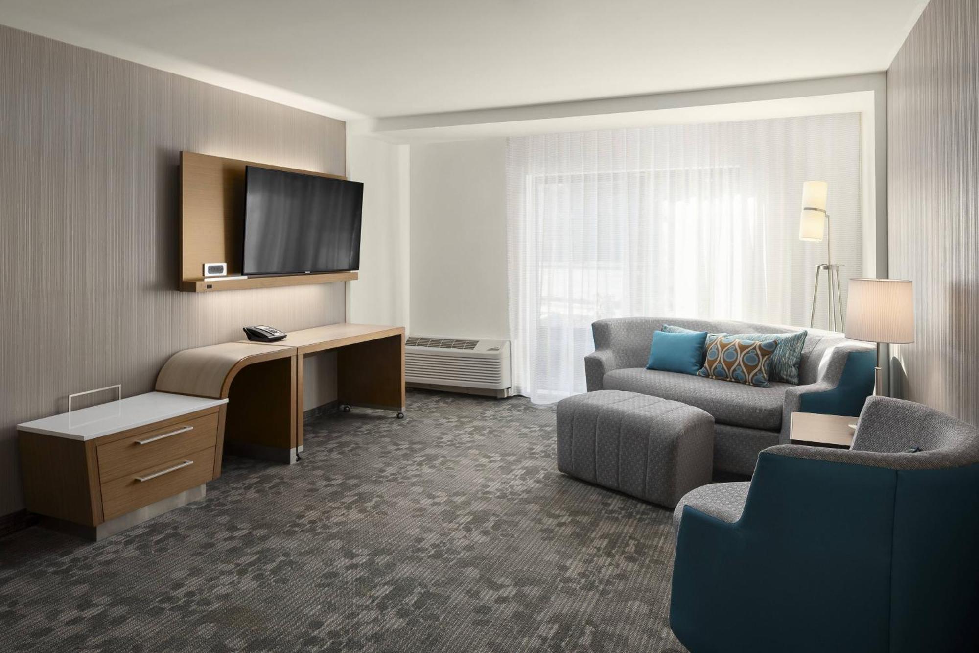 Courtyard By Marriott Seattle Northgate Hotel Bagian luar foto