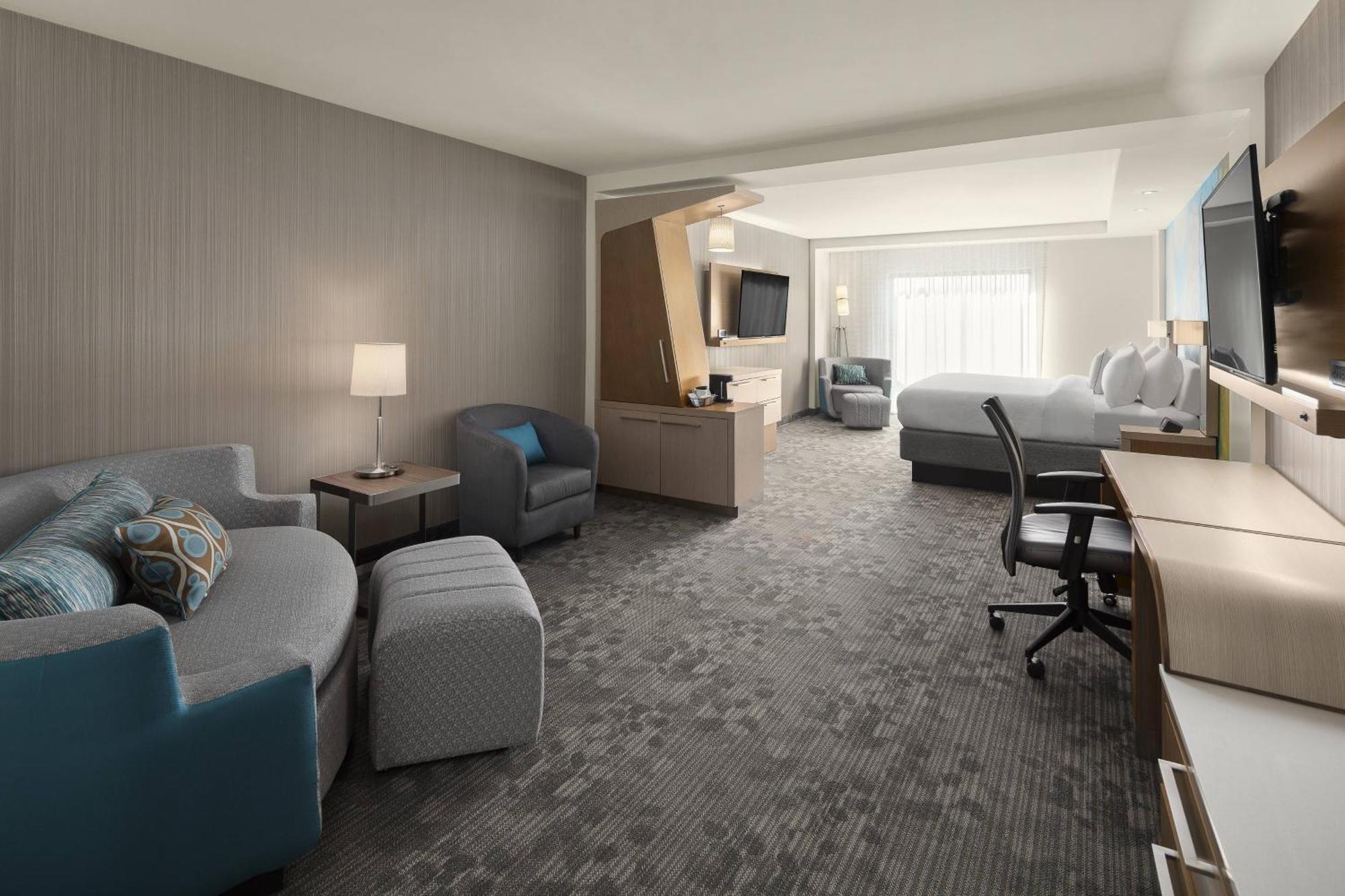 Courtyard By Marriott Seattle Northgate Hotel Bagian luar foto