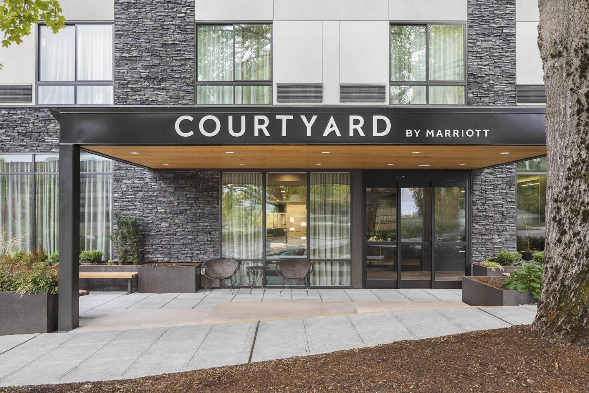 Courtyard By Marriott Seattle Northgate Hotel Bagian luar foto